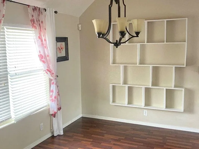 7915 Avellano — Photo 4