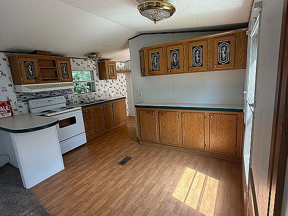 3rd image of 255 Rural Retreat Lake Rd