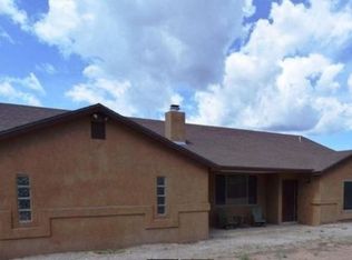 1031 County Line Rd, Edgewood, NM 87015