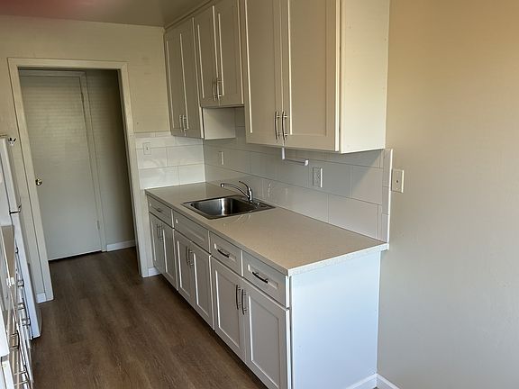 3rd image of 100 Millbrae Ave #11592003