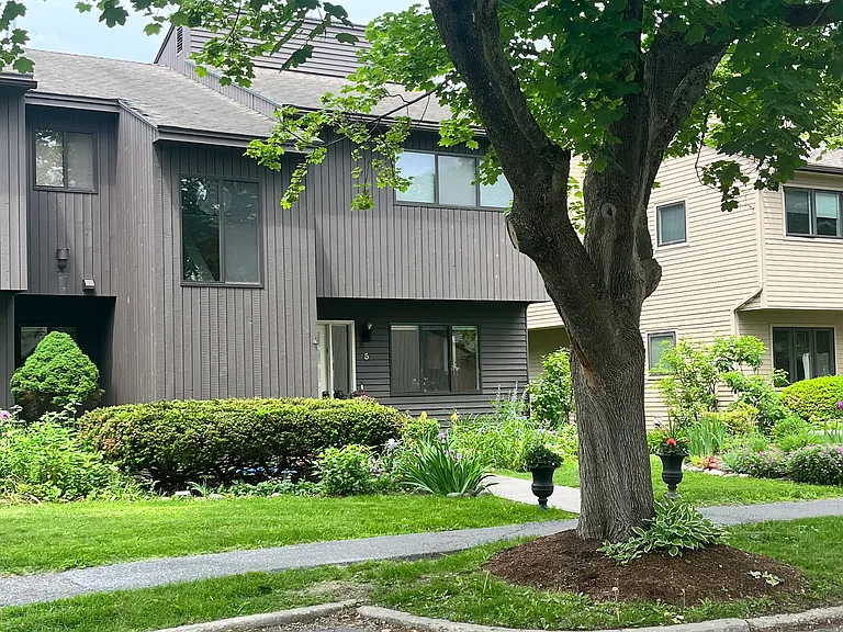 5 Lexington Grn #5 — Photo 46