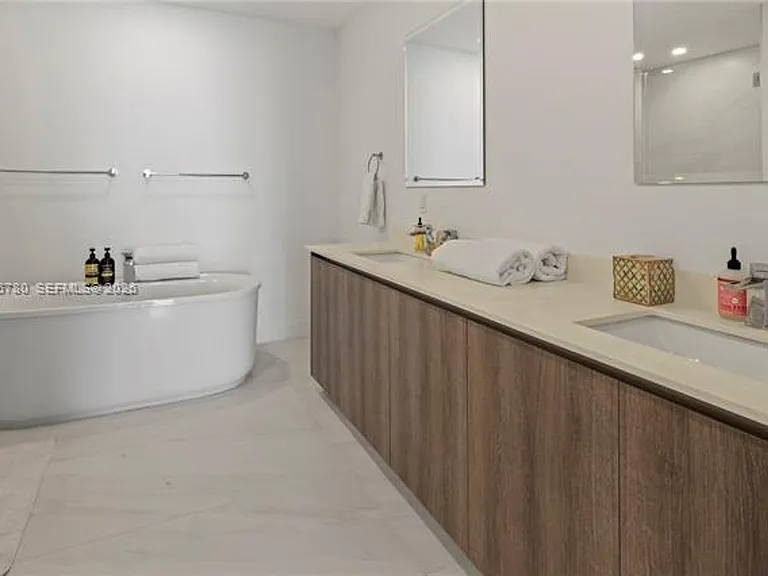 17550 Collins Ave #CU-1205 — Photo 50