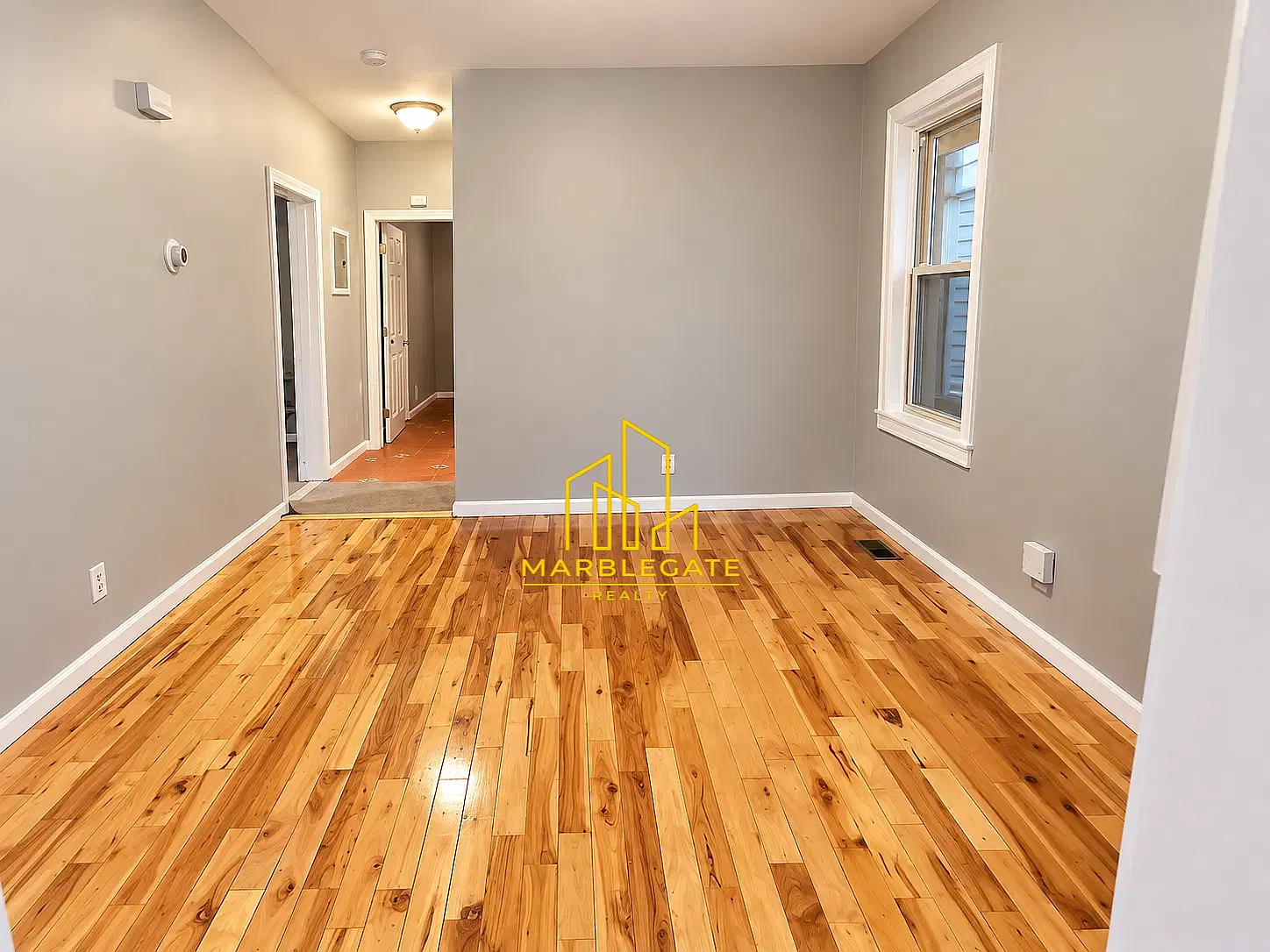 3 bed, 1050 sqft, $2,100 — Photo 3