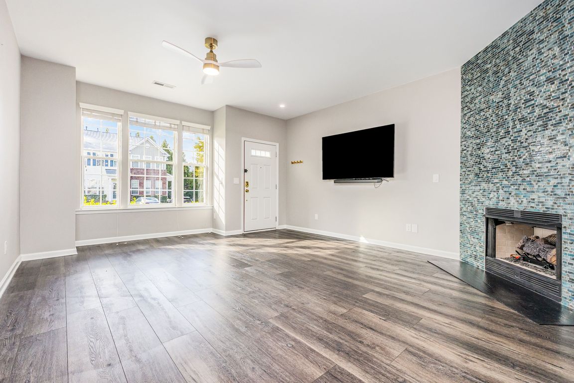 next background image