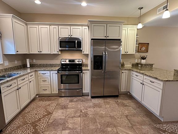 5th image of 183 Blackbird Village Cir