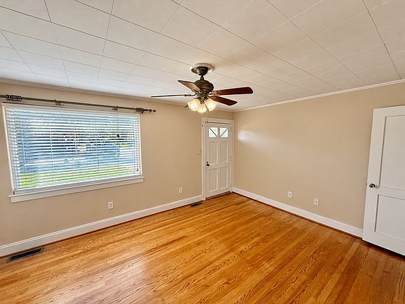 3rd image of 300 E Pine St