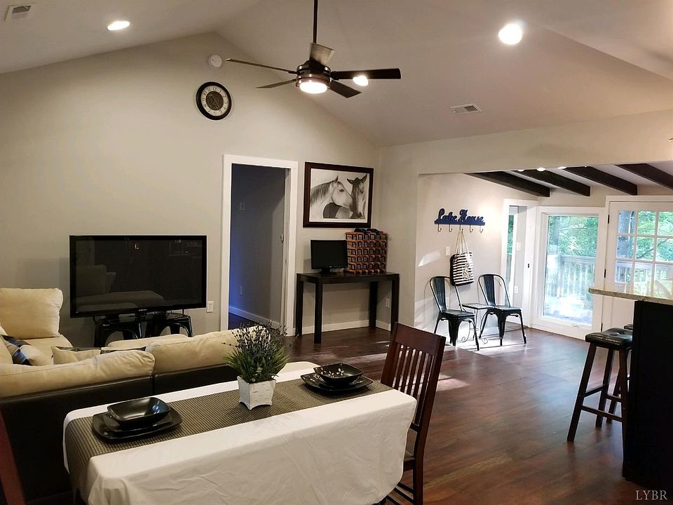 1st image of 2955 Skyway Dr