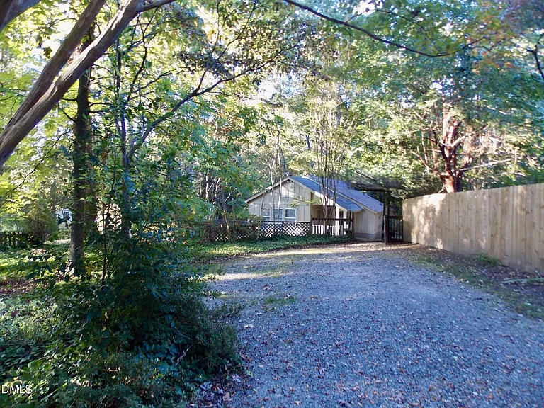 1421A Lynn Rd — Photo 1