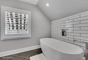 111 Sanborn Ave — Photo 32