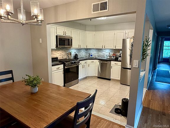 2nd image of 9 Edinburgh Drive