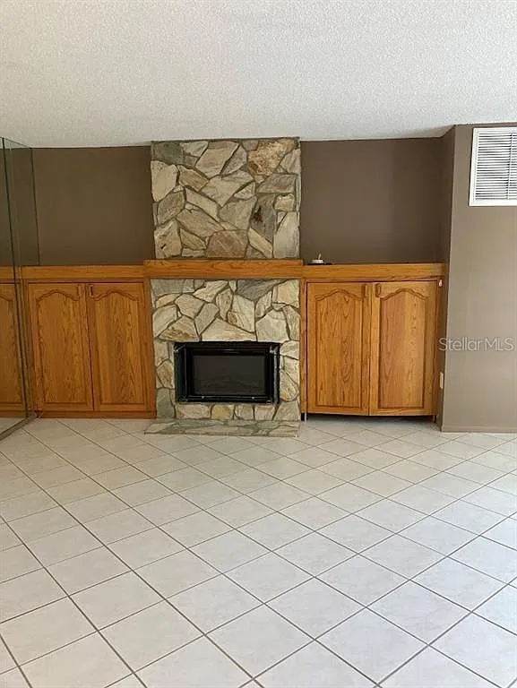 2 bed, 2.0 bath, 1100 sqft, $1,750 — Photo 3