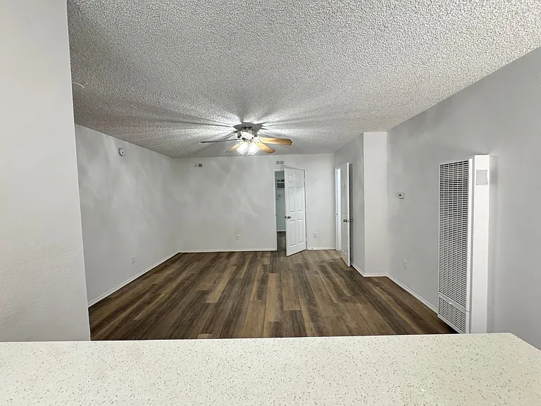 6736 Cleon Ave — Photo 21