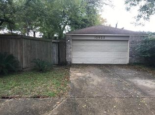 10922 Berry Tree Dr, Houston, TX 77064
