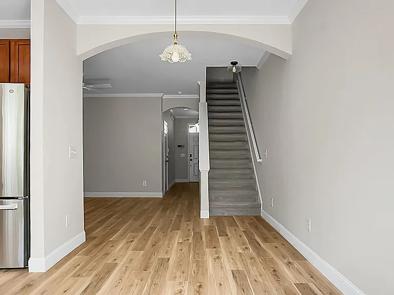 102 Lamplighter Ln — Photo 9