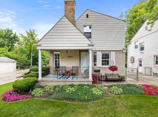 1400 Vernier Rd, Grosse Pointe Woods, MI 48236
