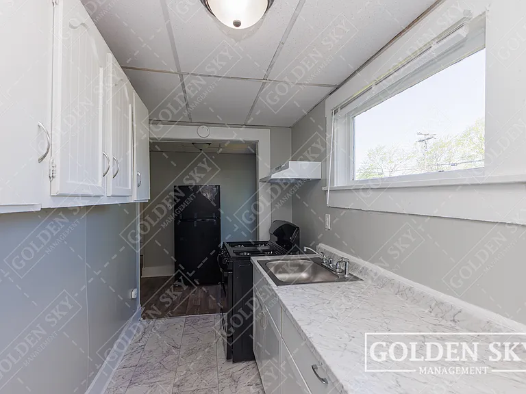 2207 S Walnut St — Photo 9