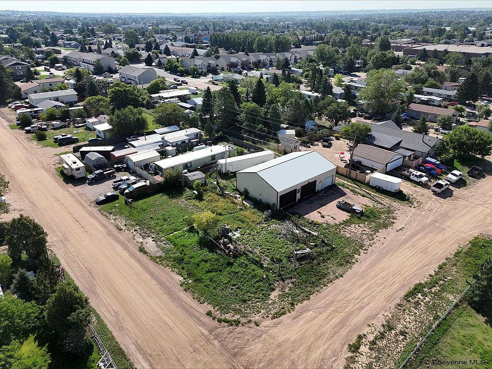 2nd image of 3605 Victoria Dr