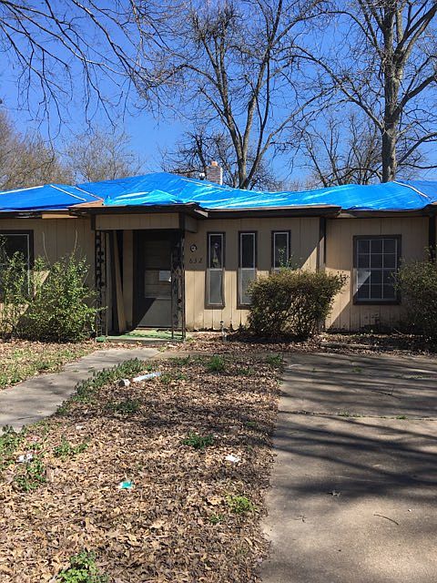 2nd image of 632 SE Parkway Dr
