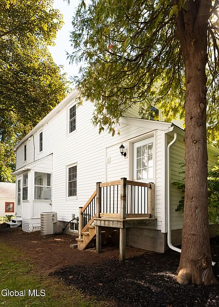 3rd image of 439 Wellington Road