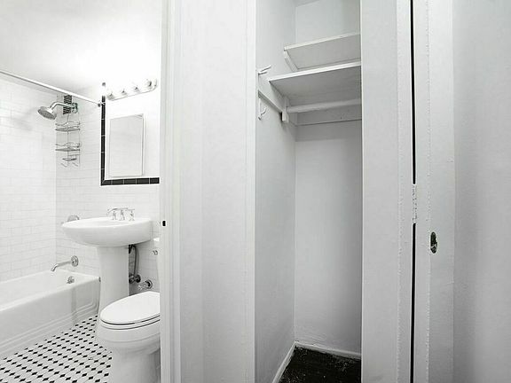 4th image of 321 E 48th St #11L1