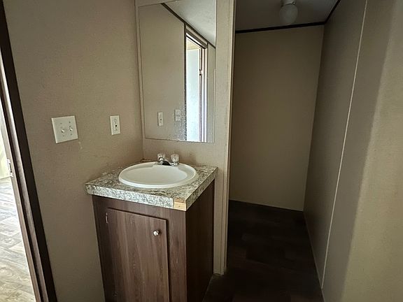 5th image of 1132 S Prairie St
