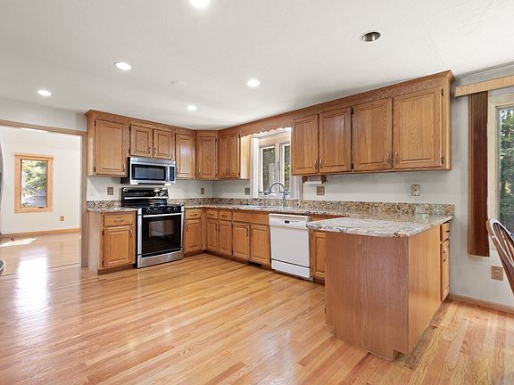 4th image of 109 Hampton Rd