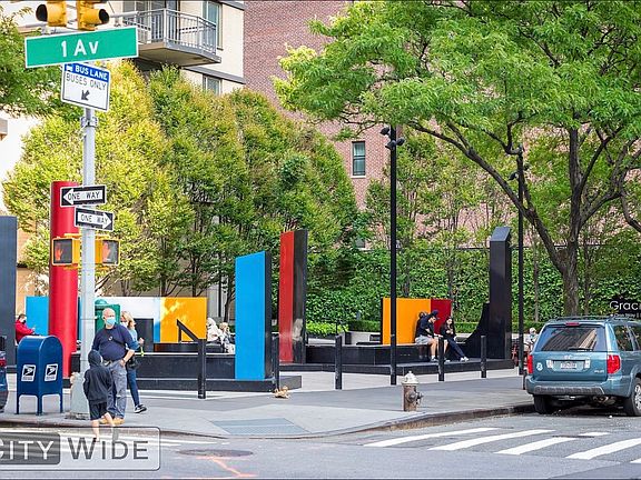 5th image of 427 E 73rd St #5E