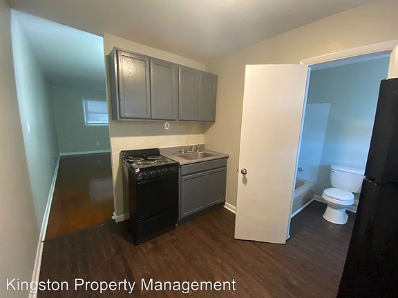 5th image of 315 Ballpark Dr Unit 103