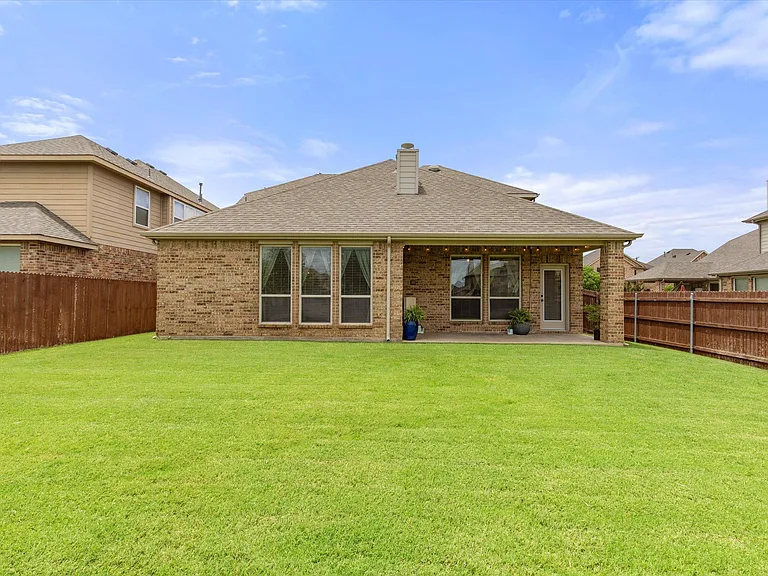 8720 Devonshire Dr — Photo 31