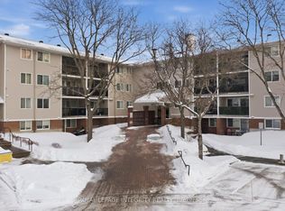 6532 Bilberry Dr #114, Ottawa, ON K1C 4N9