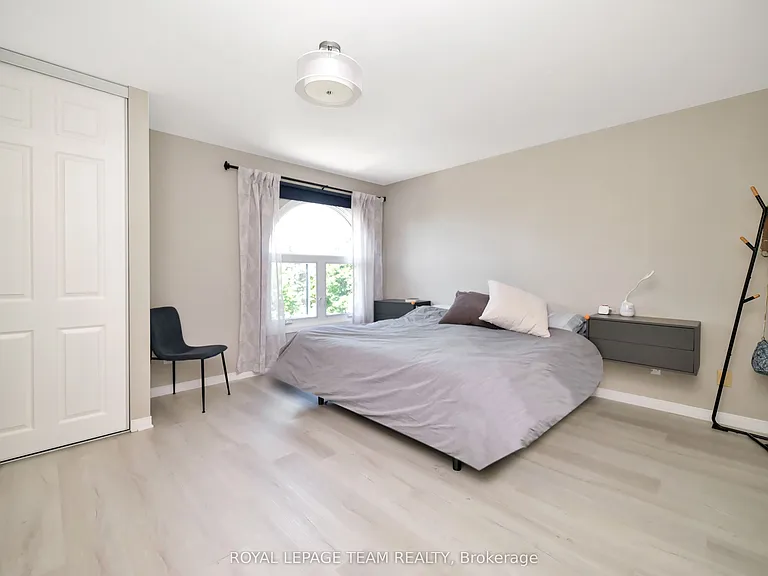 53 Thornbury Cres — Photo 19