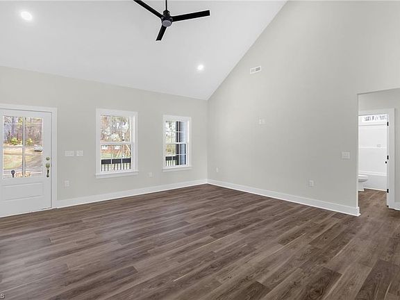 3rd image of 1448 River Rd