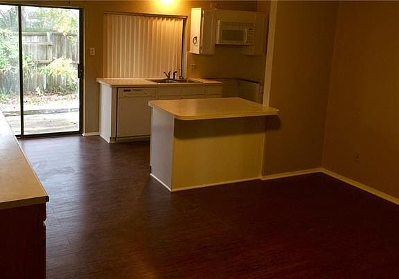 4th image of 5301 Duchess Ct