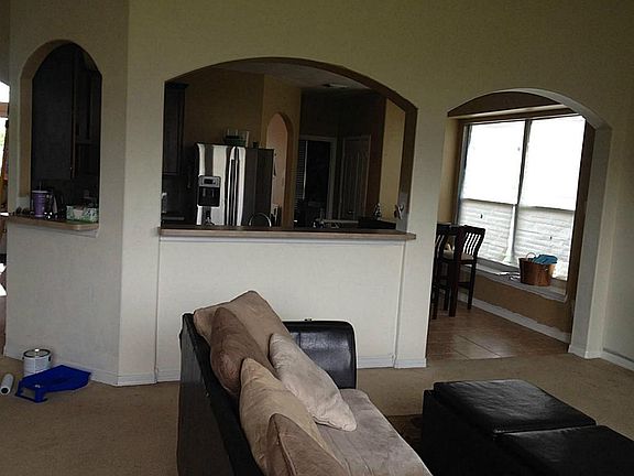 LARGE OPEN KITCHEN WITH BREAKFAST AREA!