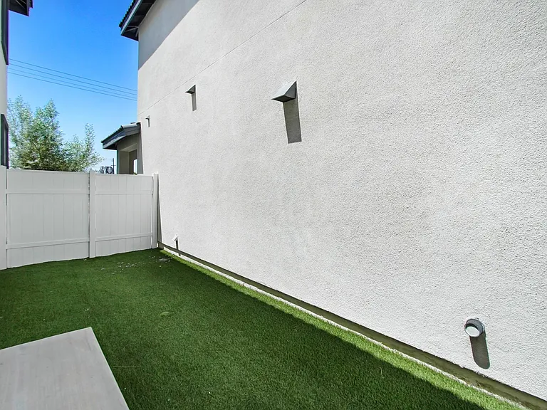 504 Villa Way — Photo 14