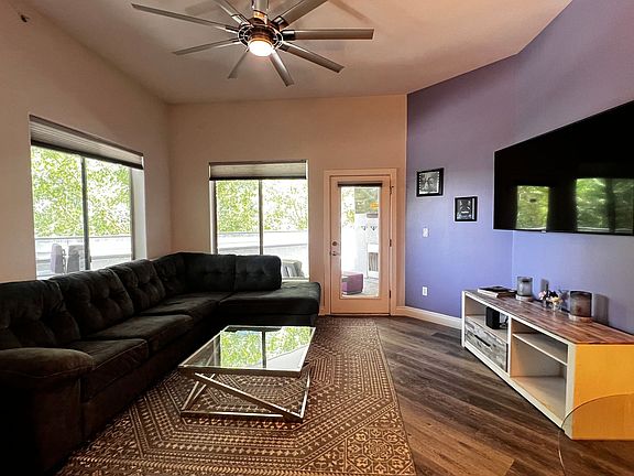 3rd image of 945 E Playa Del Norte Dr