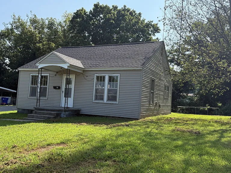 347 S Cedar St — Photo 12