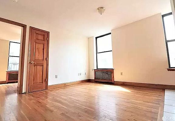 5th image of 244 W 109th St #D3