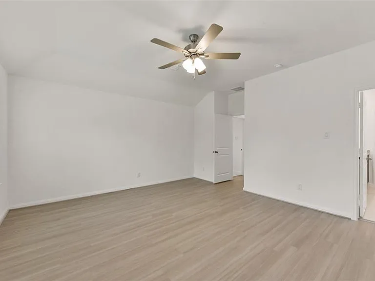 11938 Lakewood West Dr — Photo 4