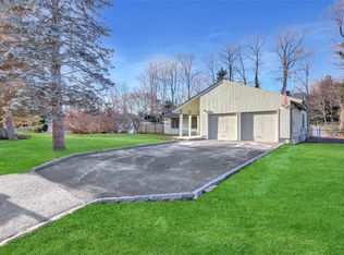 3 Stratford Rd, Miller Place, NY 11764