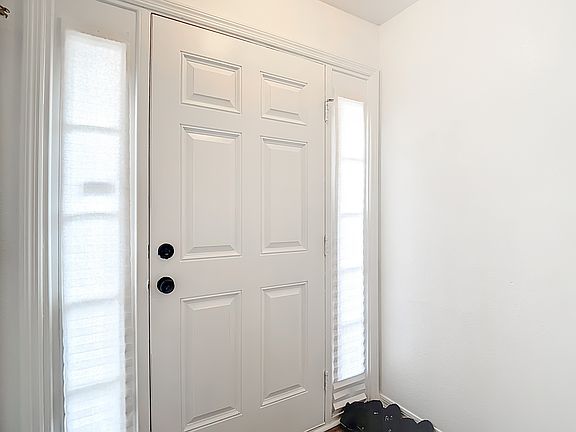 4th image of 9856 Ashburn Lake Dr #1