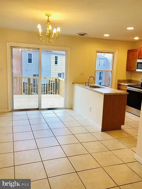 3 bed, 2.5 bath, 1260 sqft, $2,000 — Photo 3