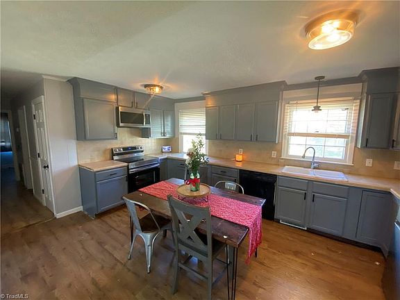 4th image of 312 Woodcreek Dr