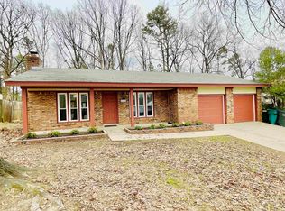 2121 Peach Tree Dr, Little Rock, AR 72211