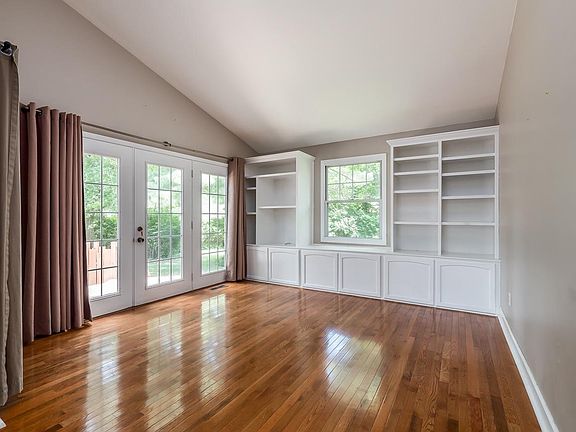 3rd image of 3710 N Berkley Cir