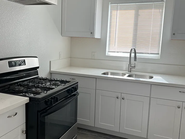 1028 Miller St #1028 — Photo 7