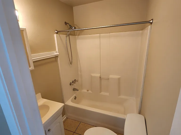 7811 Oak St #A — Photo 5