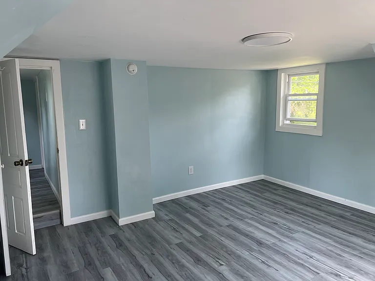630 Elroy Rd — Photo 13