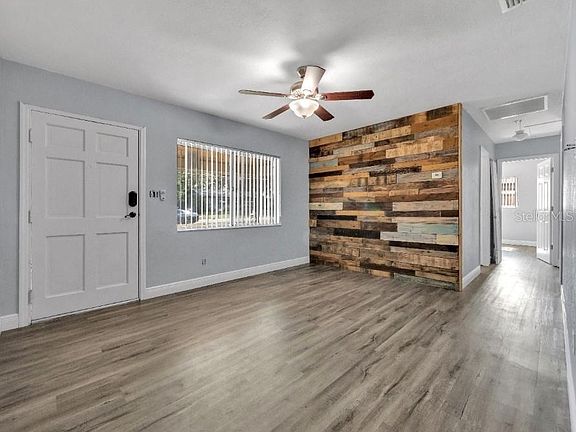 4th image of 210 Palm Ave