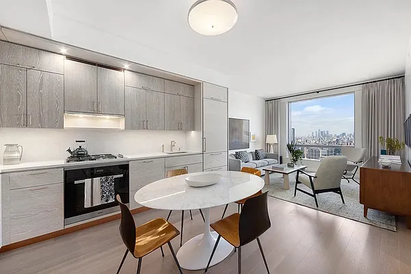 Rented by SERHANT. | media 2